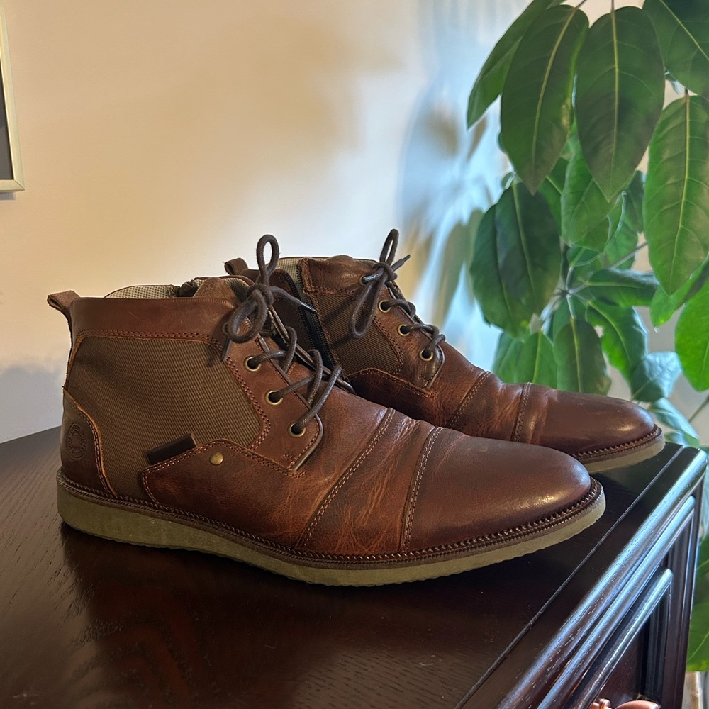 Men’s leather boots